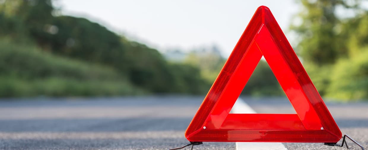 Safety_accessories_to_keep_in_your_car_hero