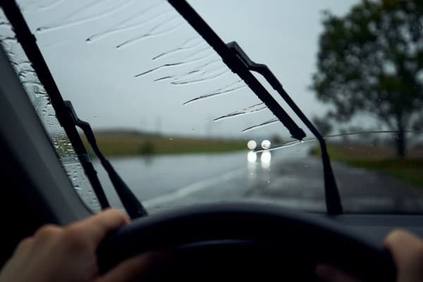 safe_driving_tips_for_the_rain