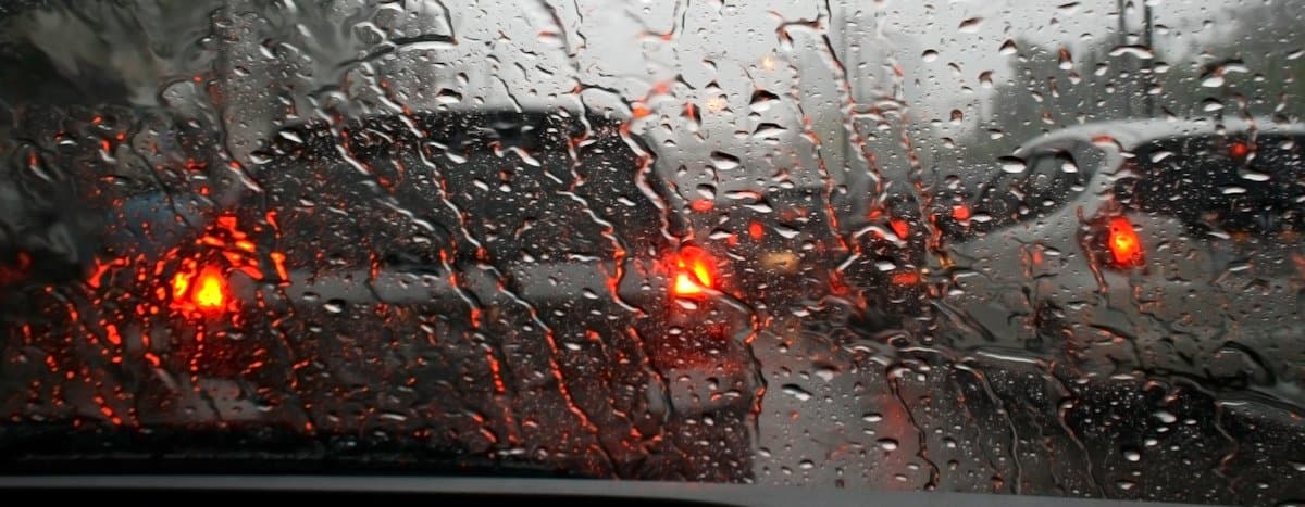 safe_driving_tips_for_the_rain_hero